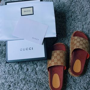 GUCCI PLATFORM SLIDES